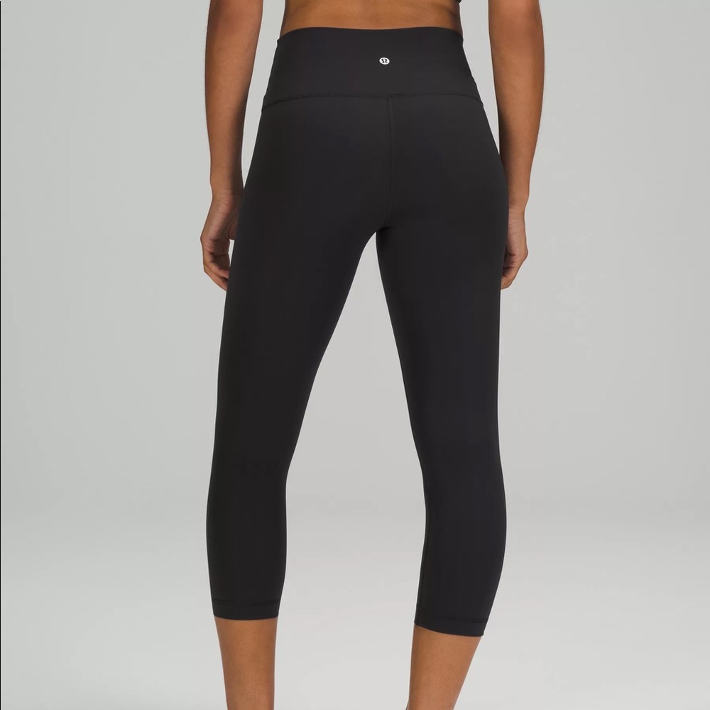 Lululemon - Black - Wunder Under Crop (Hi-Rise) - Size 4/6
